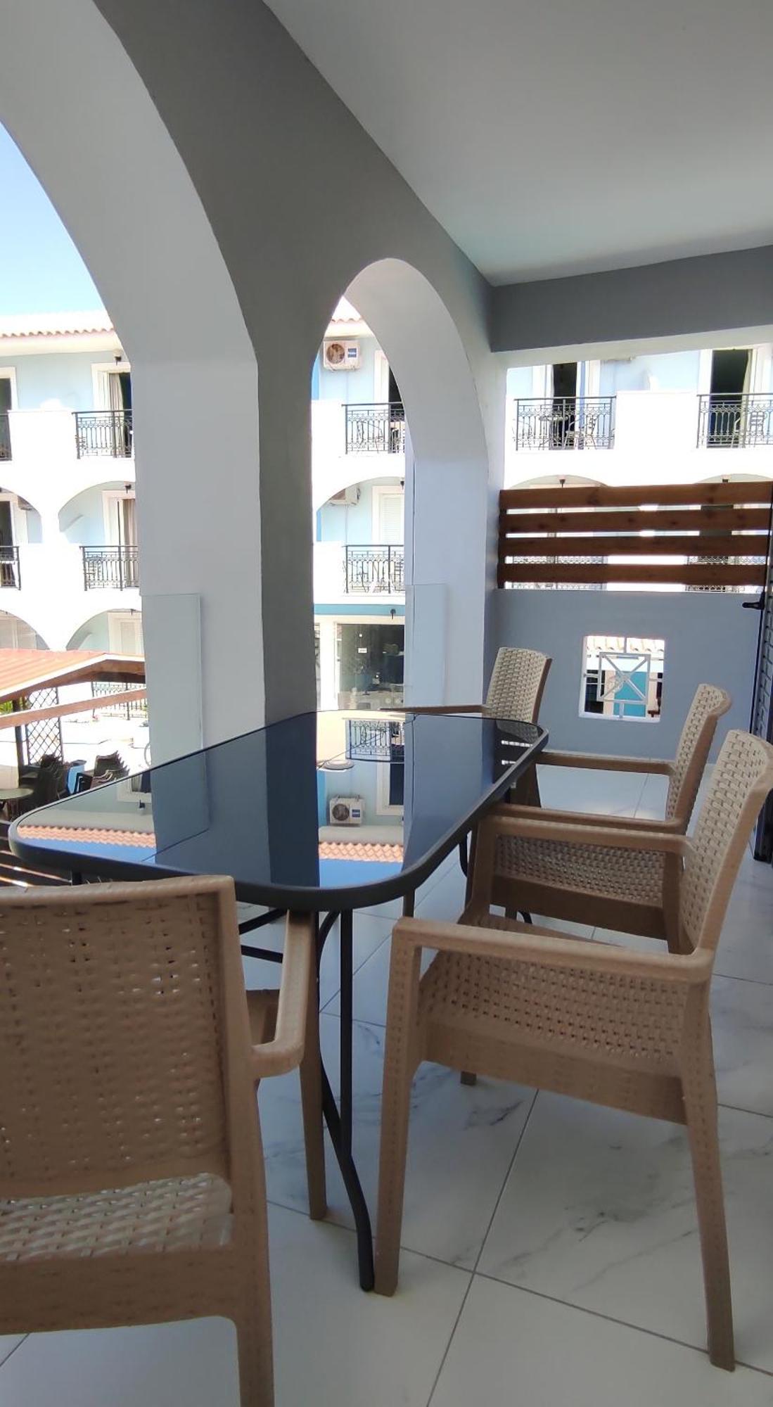 Zen Apartahotel